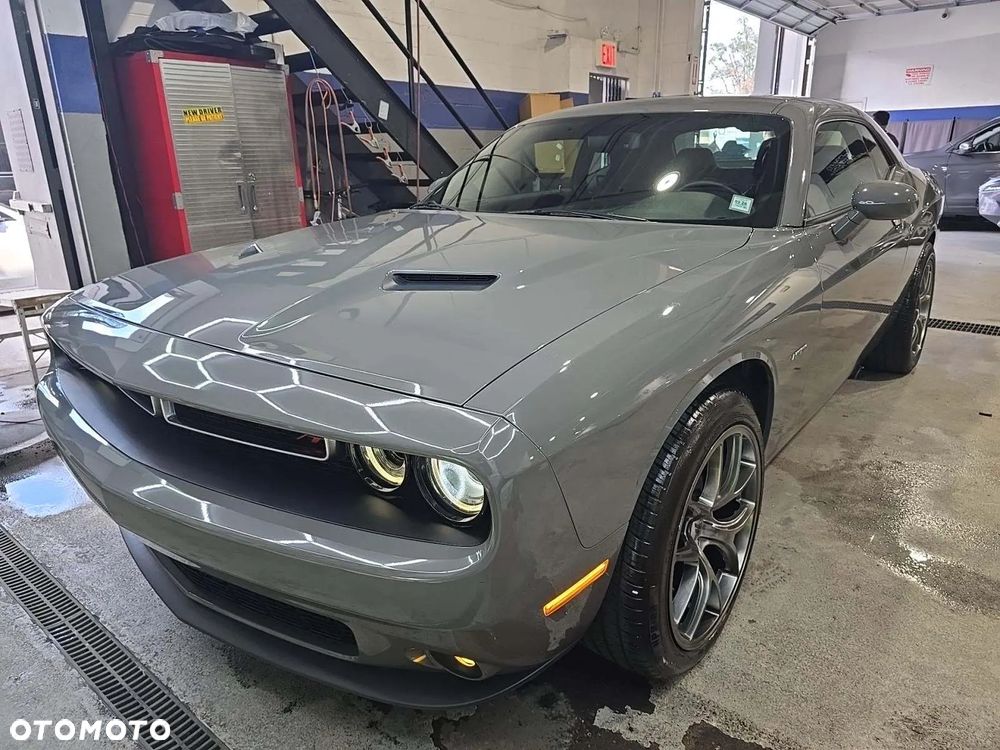 Dodge Challenger 5.7 R/T - 1