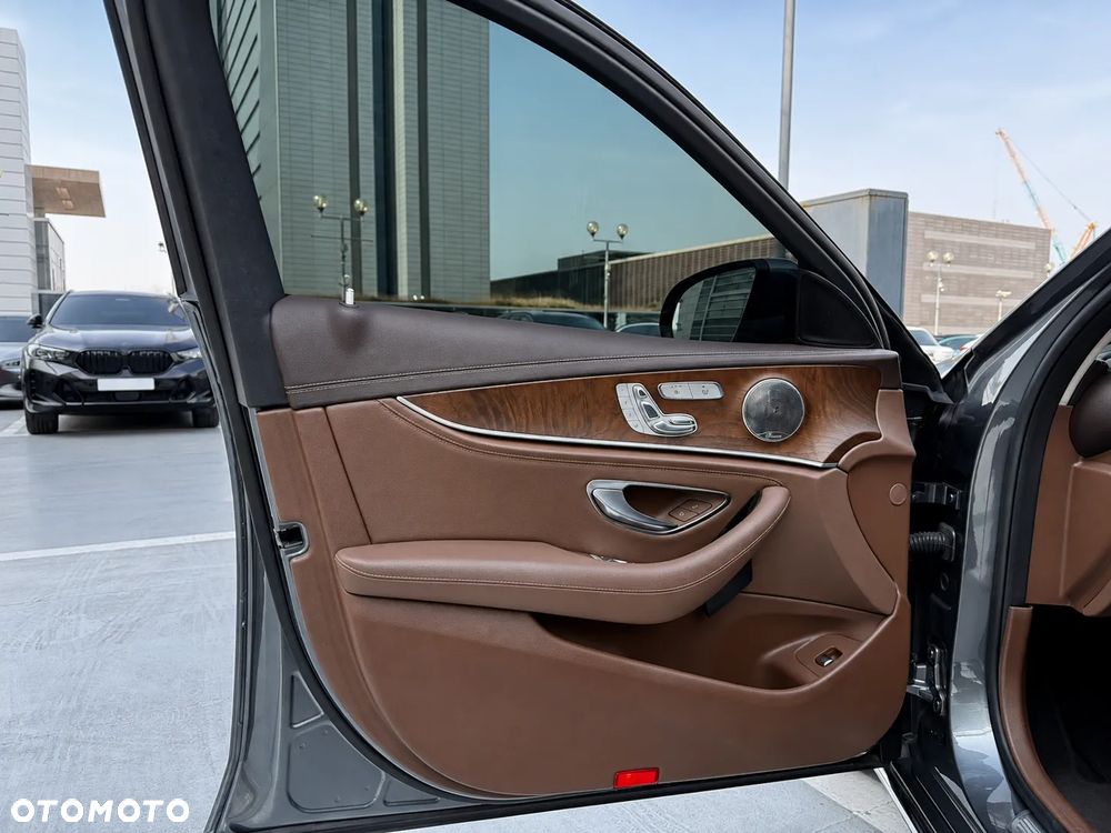 Mercedes-Benz Klasa E 220 d 4Matic 9G-TRONIC Exclusive - 13