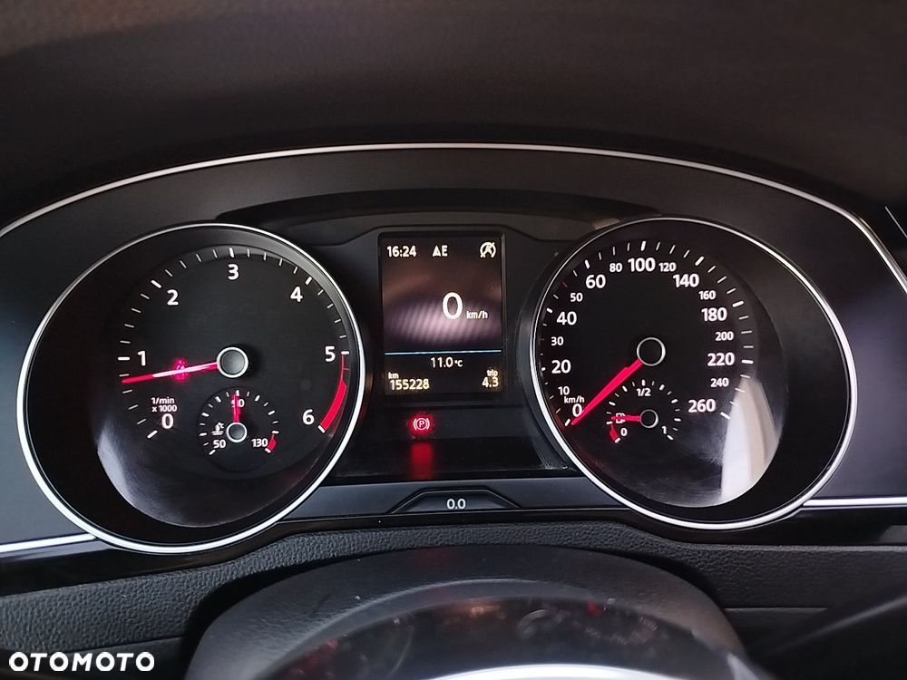 Volkswagen Passat - 14