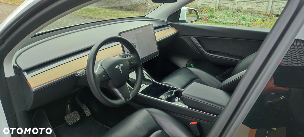 Tesla Model Y Long Range Dual Motor AWD - 10