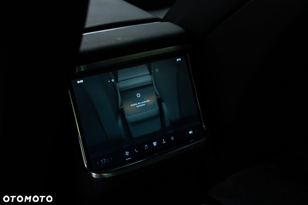 Tesla Model X - 39