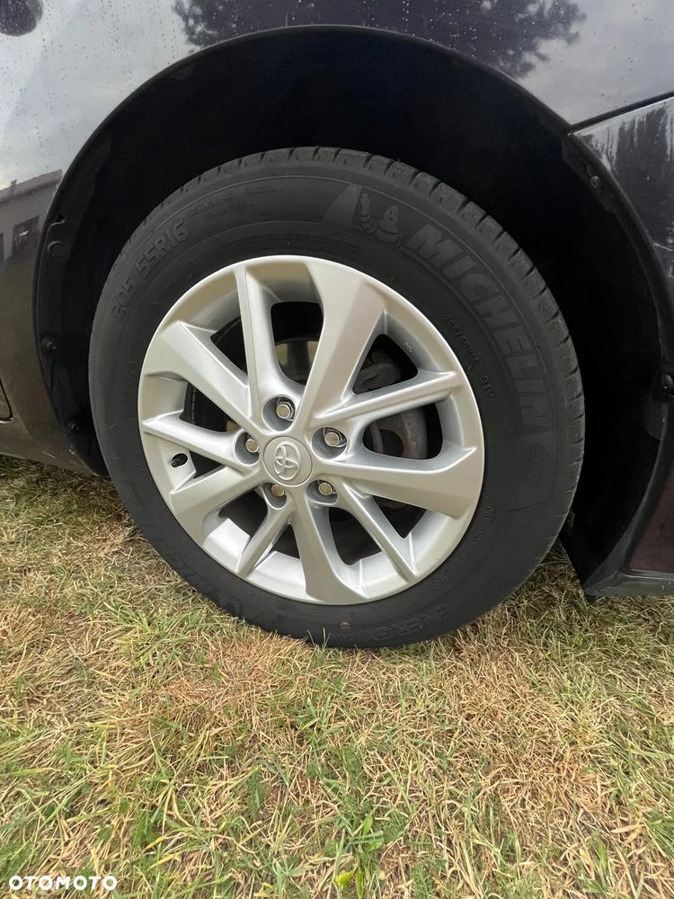 Toyota Auris 1.4 D-4D Luna - 12