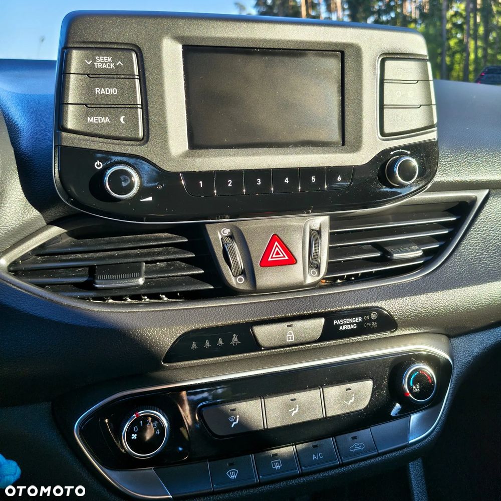 Hyundai i30 1.4 Classic + - 12