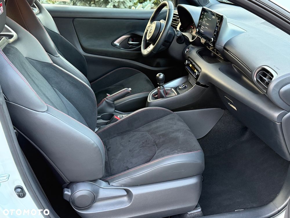 Toyota Yaris ver-gr-1-6-dynamic - 9