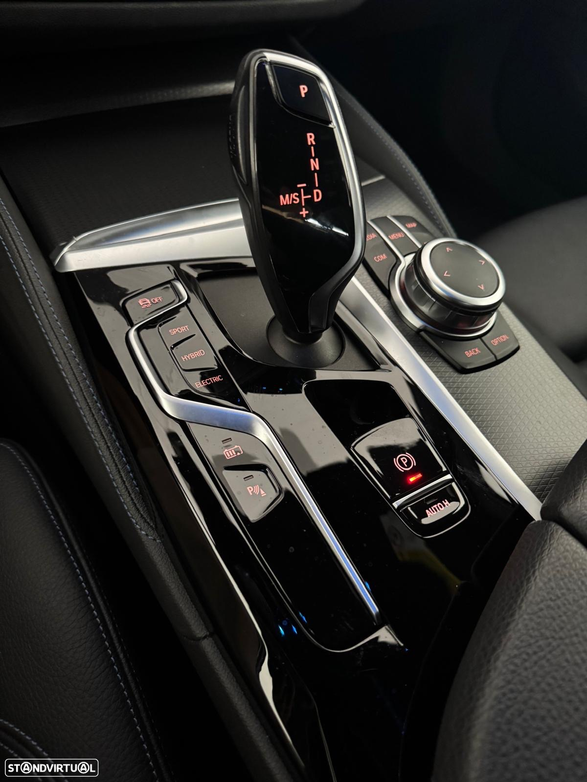 BMW 520 e Pack M - 23