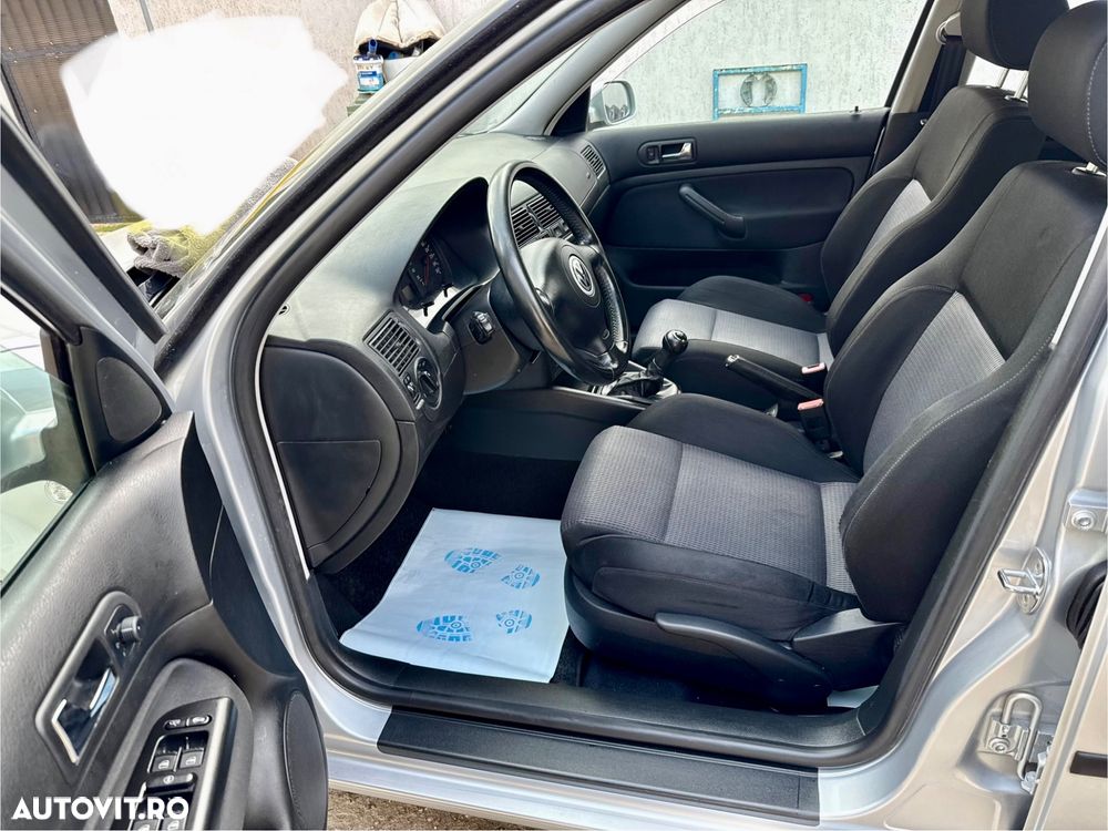 Volkswagen Golf 1.6 Comfortline - 4