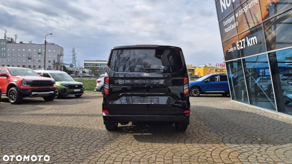 Ford Tourneo Custom - 4