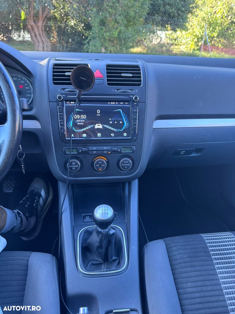 Volkswagen Golf - 10