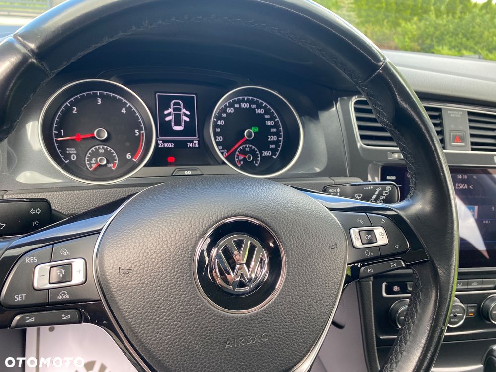 Volkswagen Golf - 18