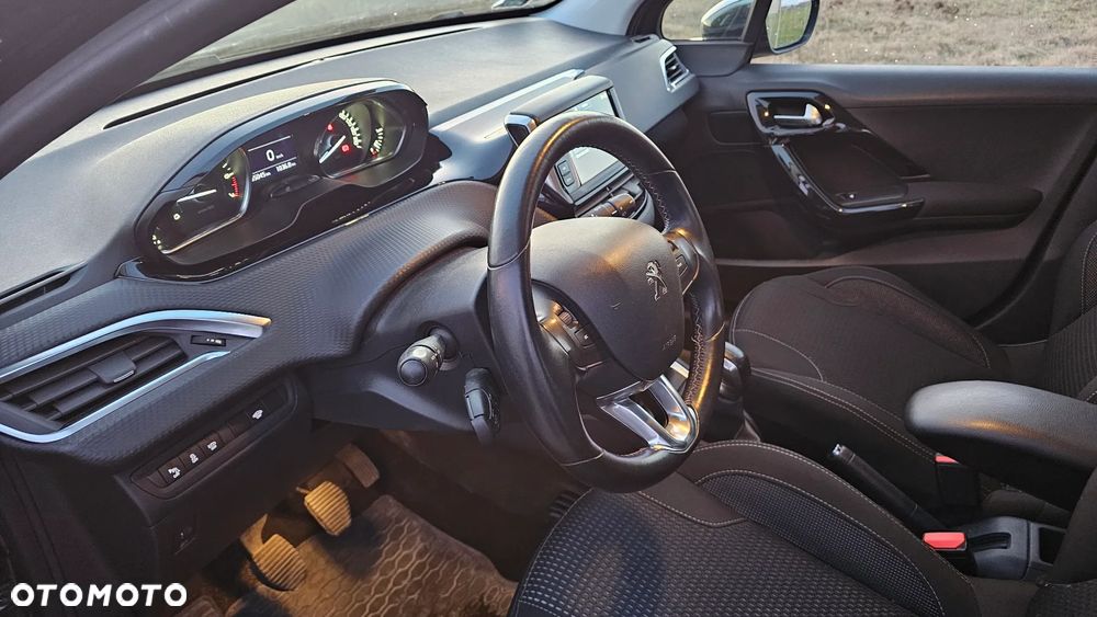 Peugeot 208 1.2 PureTech Allure S&S - 16