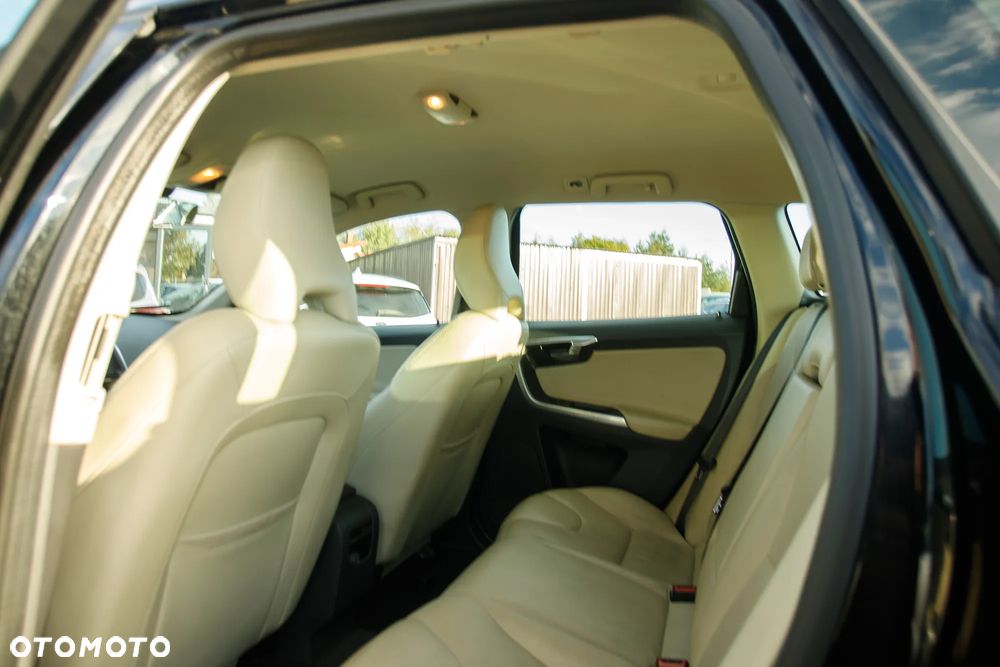 Volvo XC 60 D3 Summum - 28