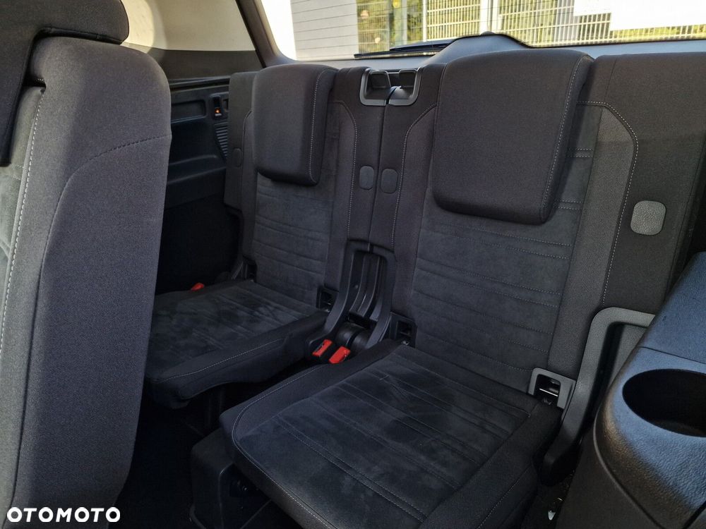 Volkswagen Touran - 13