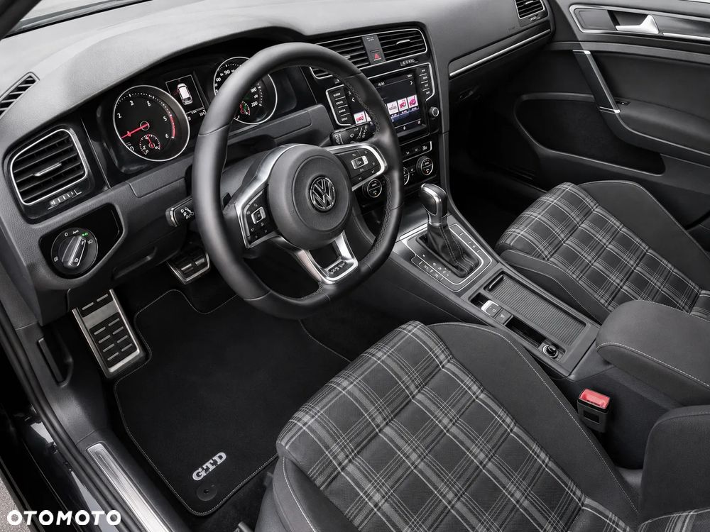 Volkswagen Golf 2.0 TDI BMT GTD DSG - 6