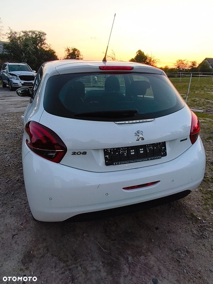 Peugeot 208 PureTech 82 Urban Move - 12