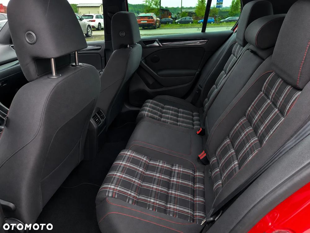 Volkswagen Golf 2.0 GTI - 22