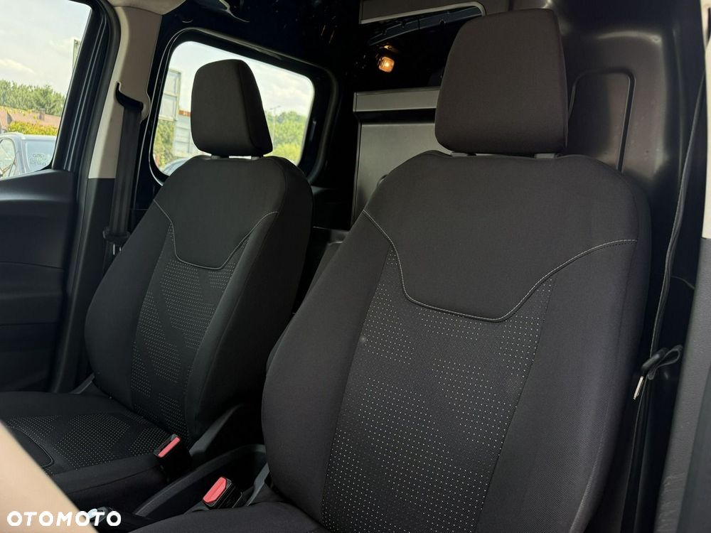 Ford Transit Courier - 15