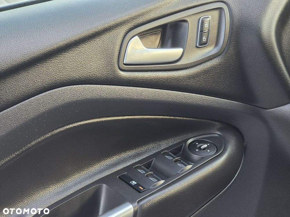Ford Kuga - 16