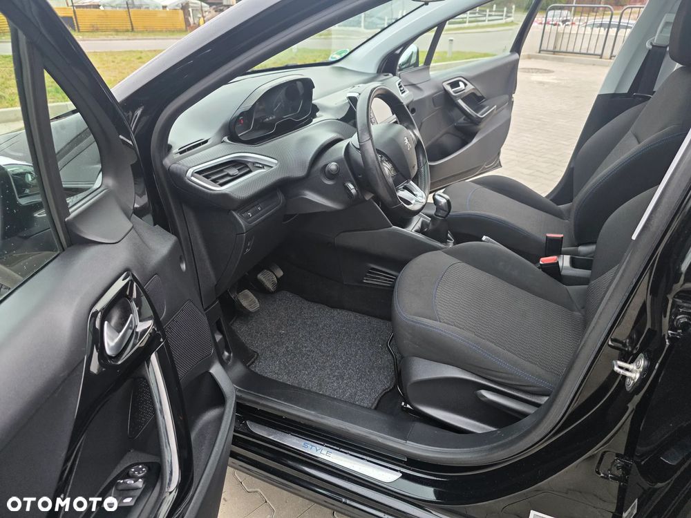 Peugeot 208 PureTech 82 Start & Stop Style - 24