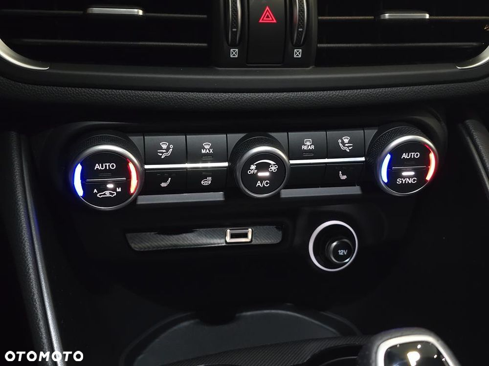 Alfa Romeo Giulia 2.0 Turbo Intensa Q4 - 21