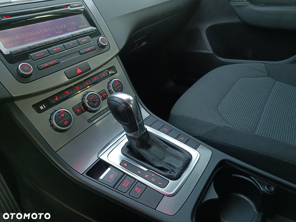Volkswagen Passat 2.0 TDI DSG BlueMotion Technology Exclusive - 37