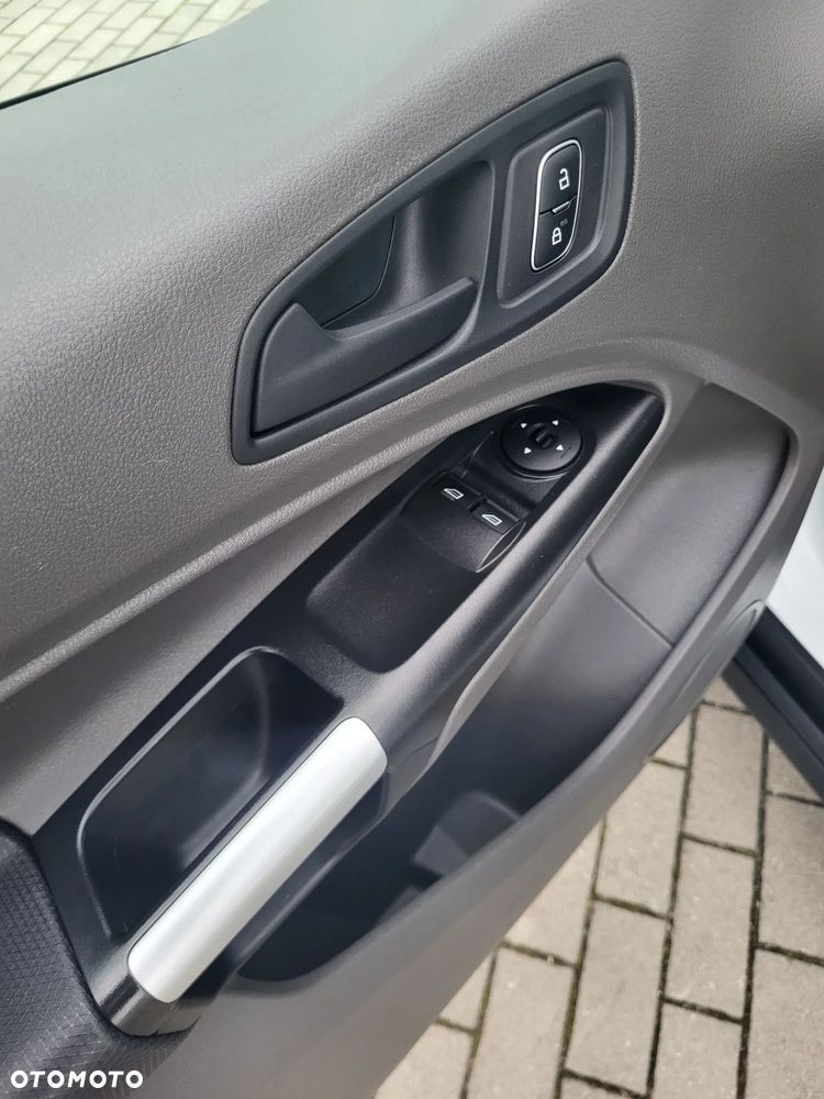 Ford TRANSIT CONNECT - 18