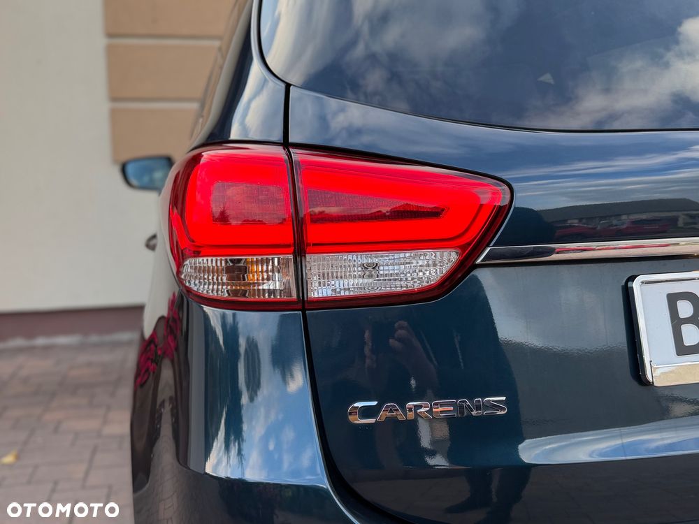 Kia Carens - 26