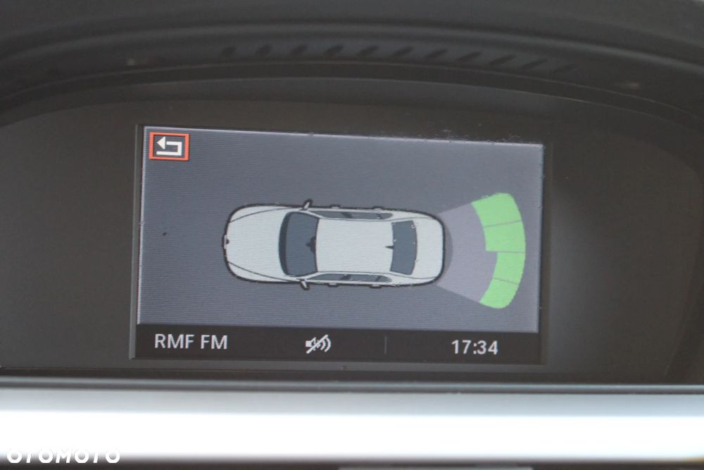 BMW Seria 3 318i Edition Exclusive - 28