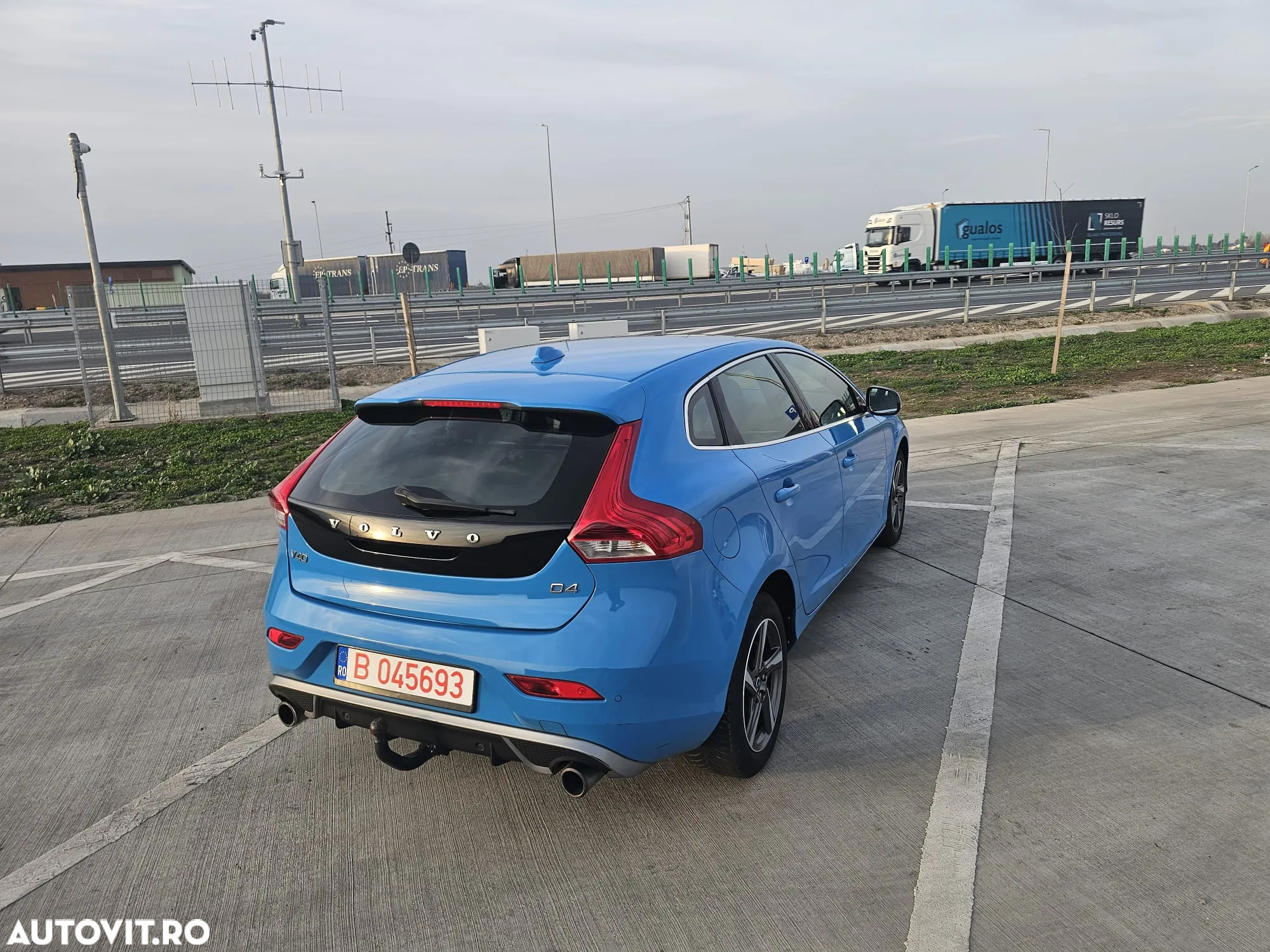 Volvo V40 D4 VEA R-Design - 24