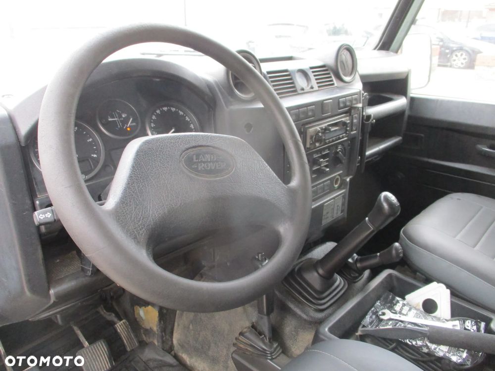 Land Rover Defender 2.4 TD4 E - 9
