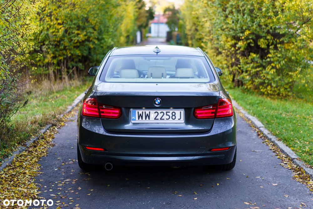 BMW Seria 3 320i - 3