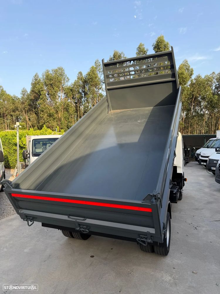 Nissan Cabstar TRIBASCULANTE - 8