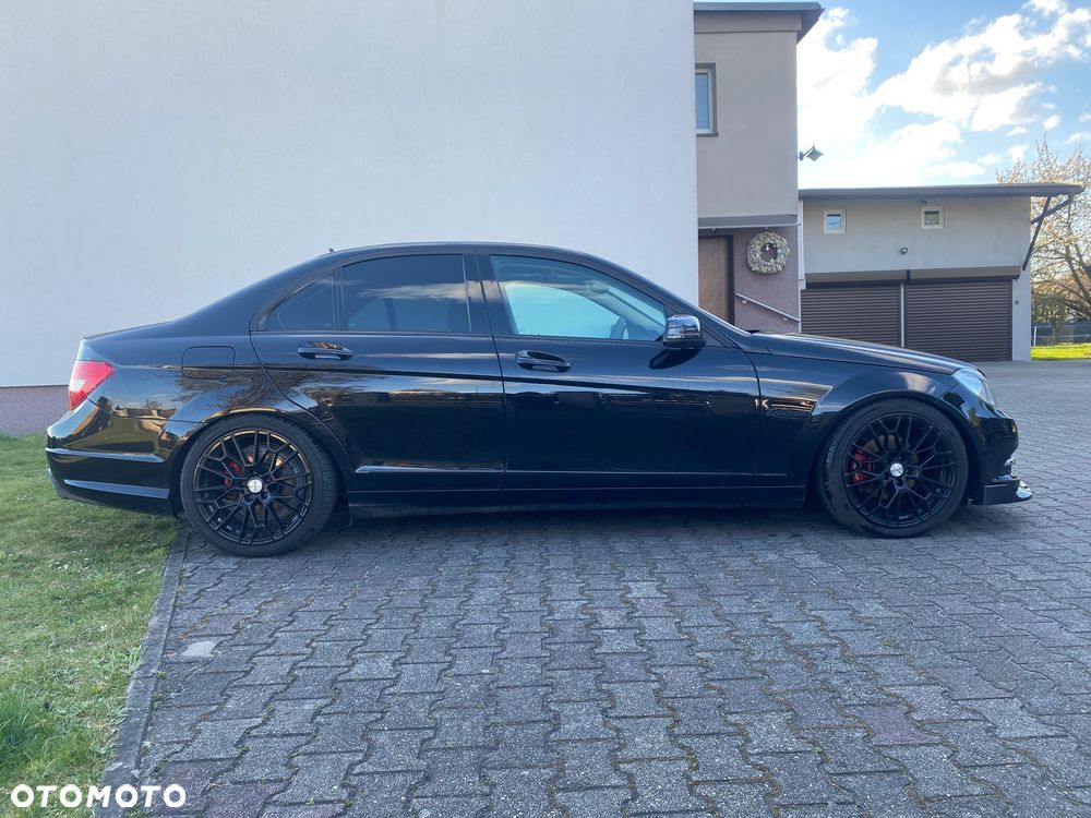 Mercedes-Benz Klasa C 180 CGI Automatik BlueEFFICIENCY Avantgarde - 11