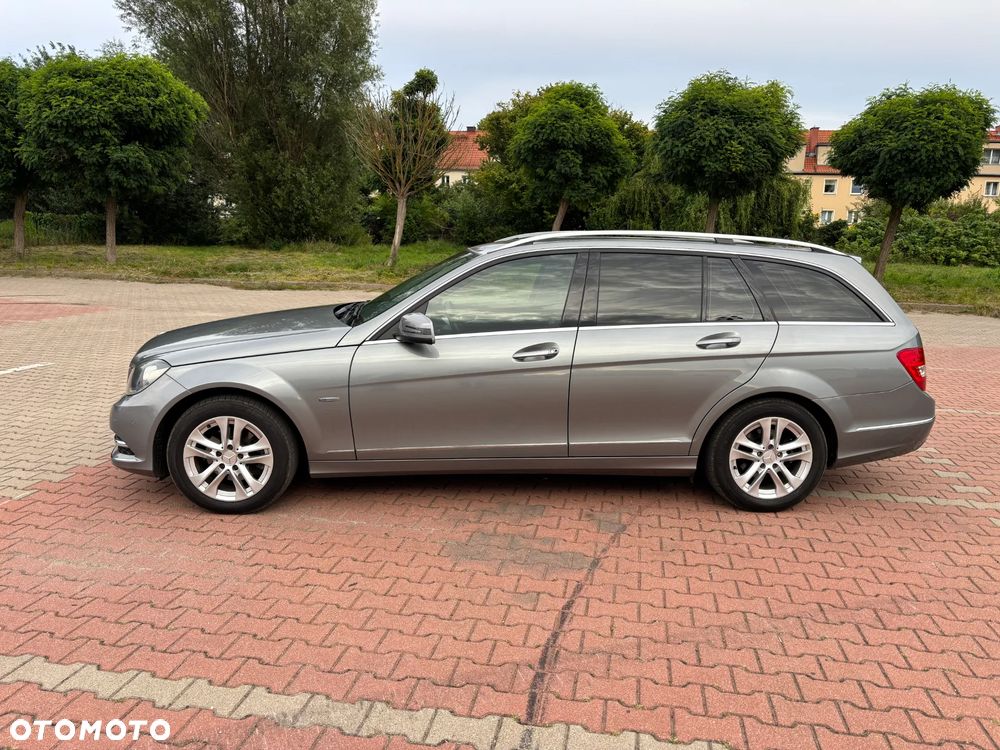 Mercedes-Benz Klasa C 180 CGI BlueEff Avantgarde - 3