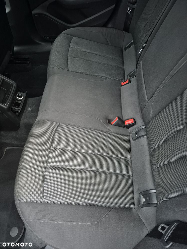 Audi A4 Avant 2.0 TDI S tronic - 10