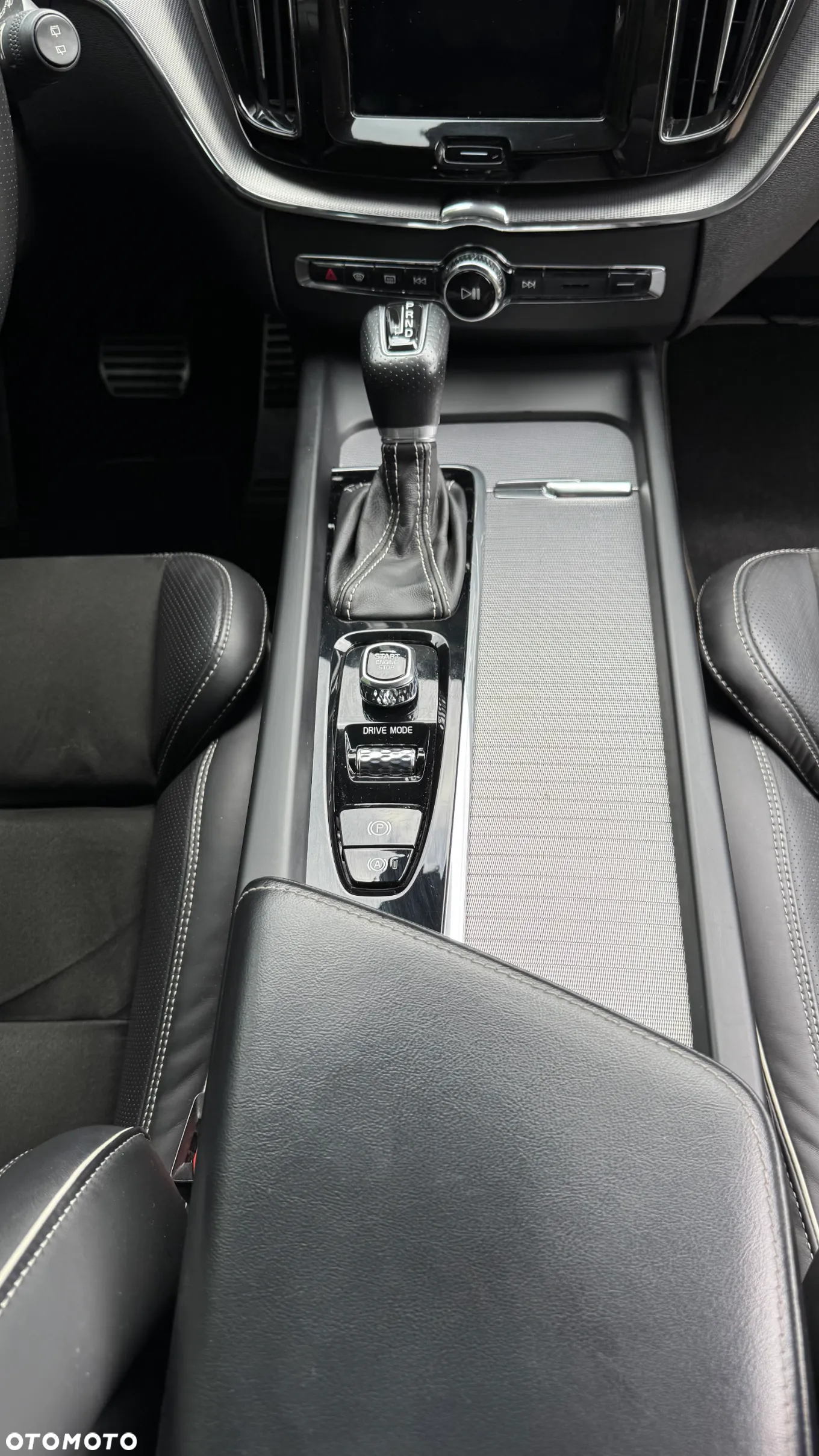 Volvo XC 60 D4 AWD R-Design - 17