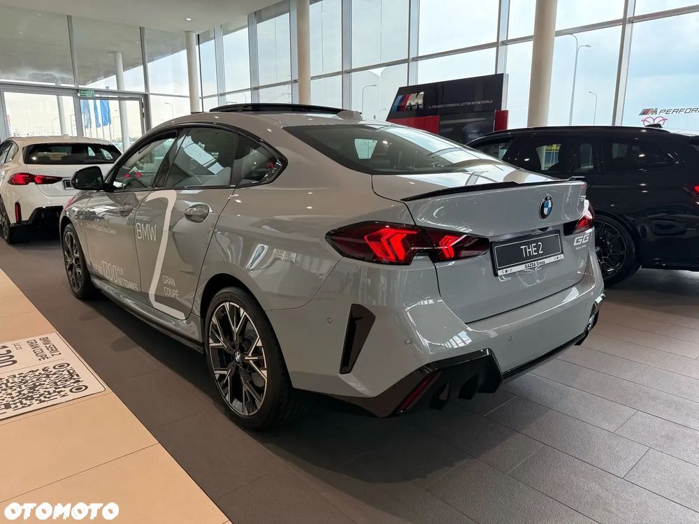 BMW Seria 2 218d - 9