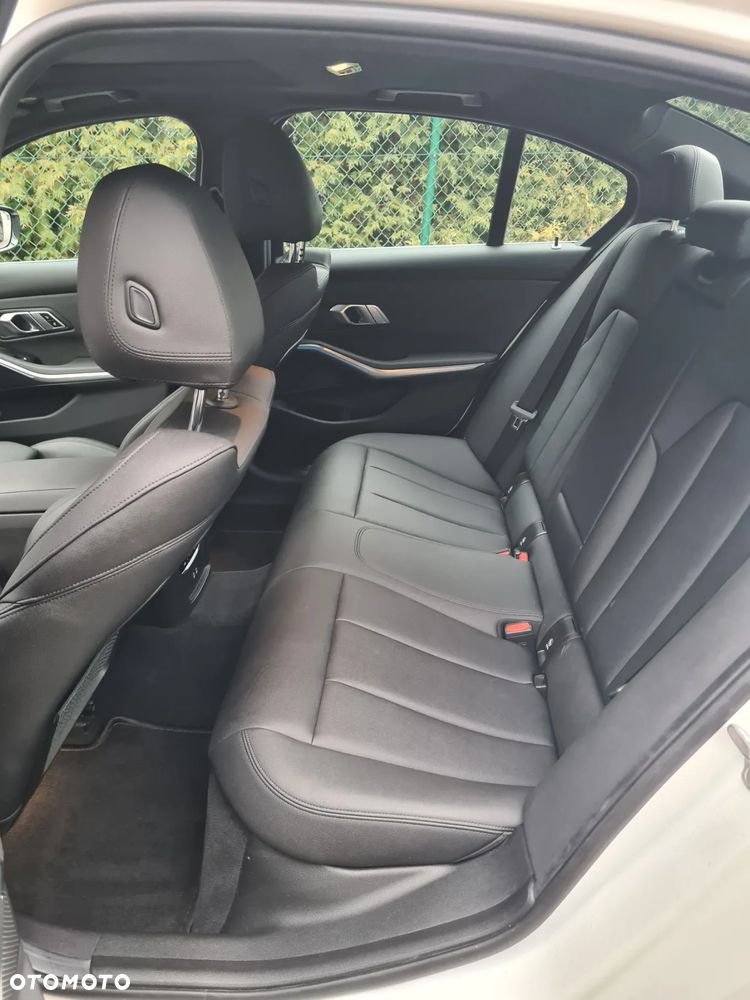 BMW Seria 3 - 12
