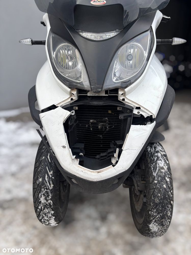 Piaggio MP-3 - 9