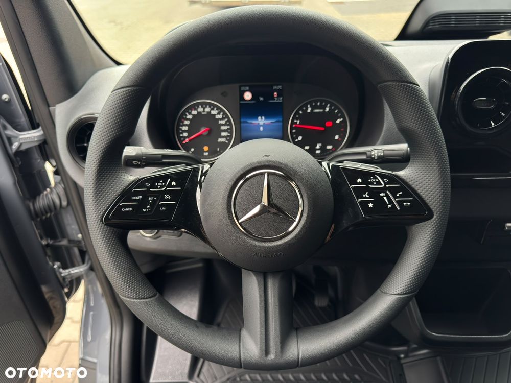 Mercedes-Benz Sprinter - 21