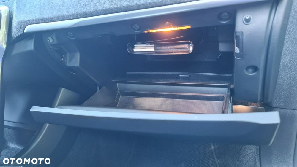 Volvo V40 D2 Momentum - 27
