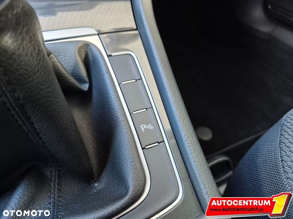 Volkswagen Golf - 31