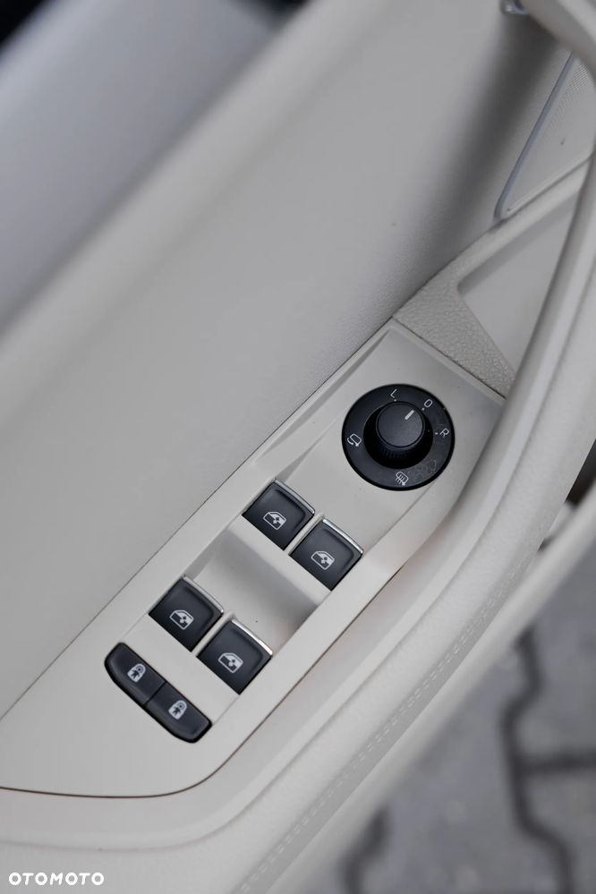 Skoda Superb 2.0 TDI SCR L&K DSG - 12