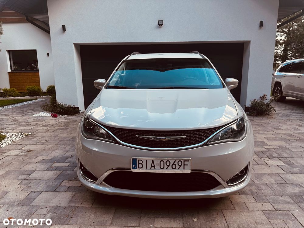 Chrysler Pacifica - 13
