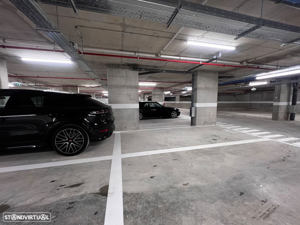 BMW 320 i Touring - 12