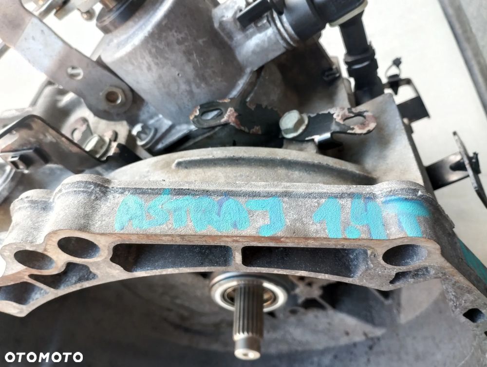 MANUALNA SKRZYNIA BIEGÓW M320FAM0 M320FAMO OPEL ASTRA J 1.4T 2012 ROK - 6