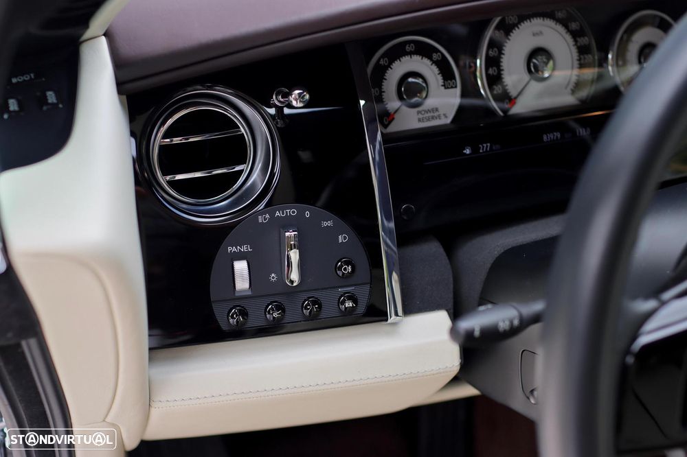 Rolls Royce Wraith 6.6 Twin-Turbo V12 - 23
