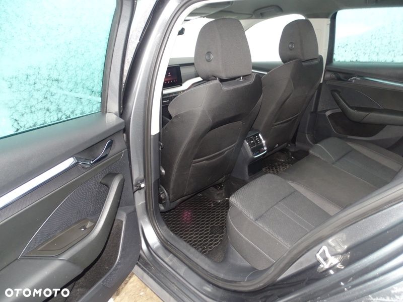 Skoda Octavia 2.0 TDI Style DSG - 11