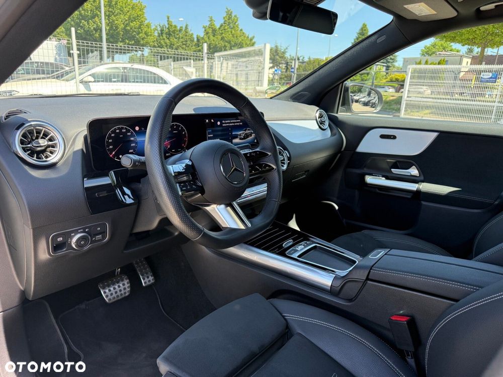 Mercedes-Benz GLA 200 AMG Line - 17