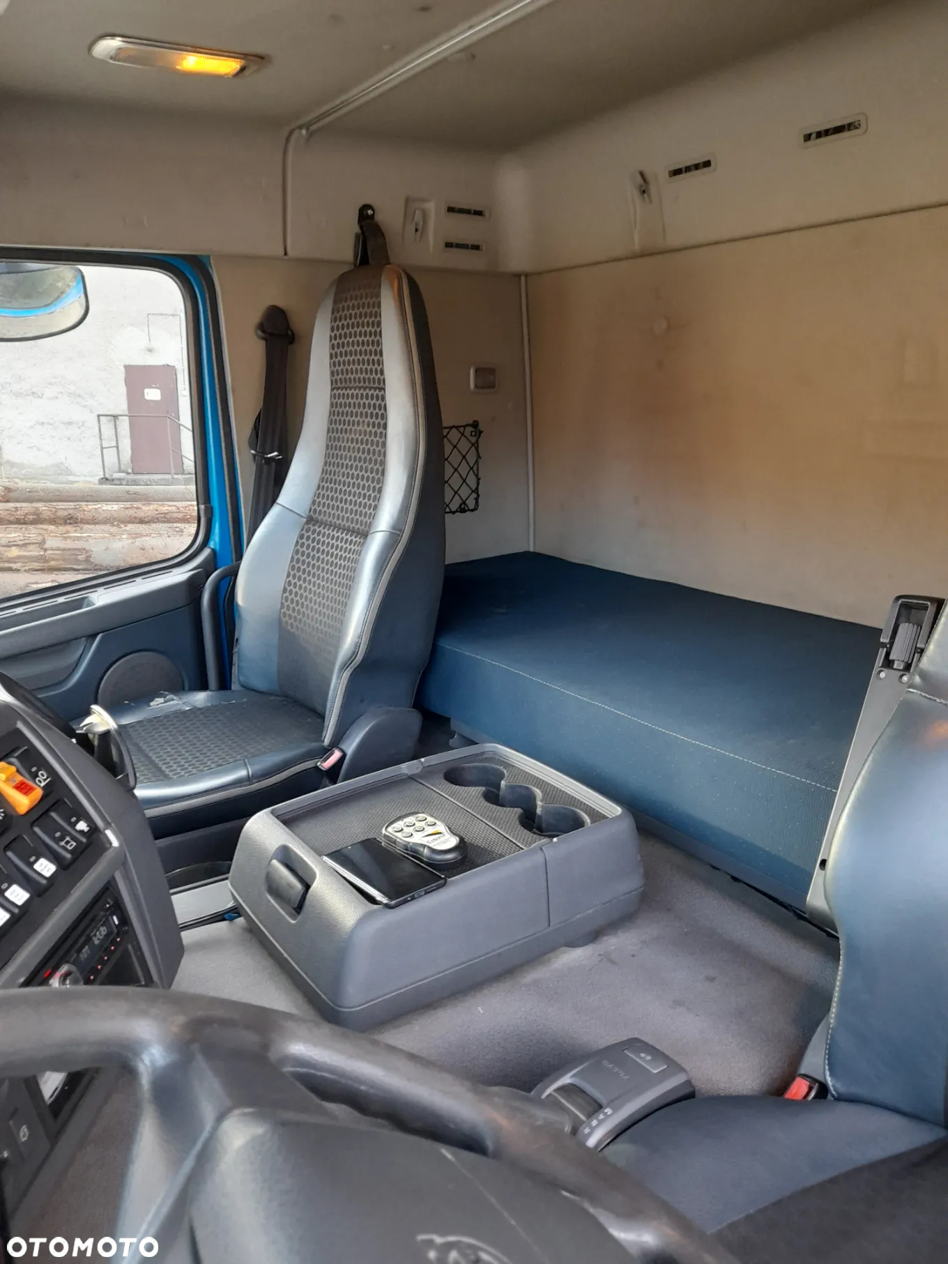 Volvo AUTOCYSTERNA Netto 249 900 zł FM 420 E5 - 10