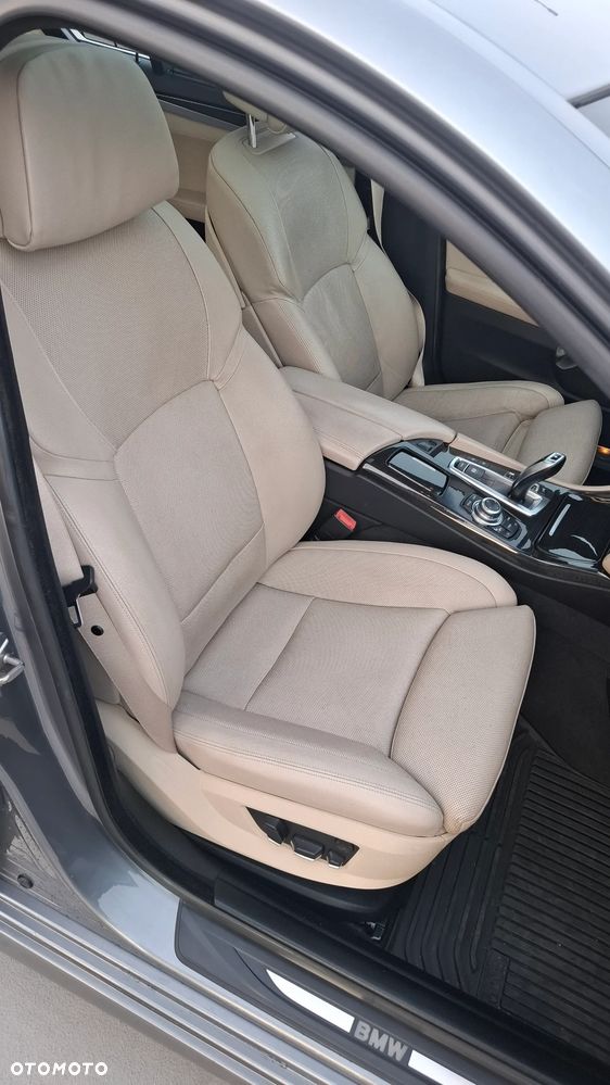 BMW Seria 5 535i xDrive - 35